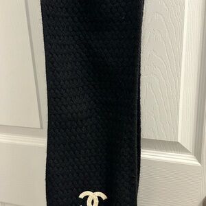 Black and Cream Knit Scarf